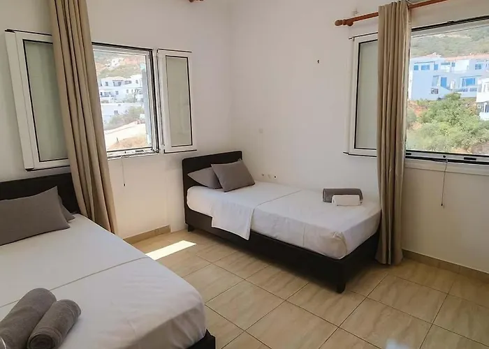 Beachfront Ela Luxury With Jacuzzi & Views Appartamento *