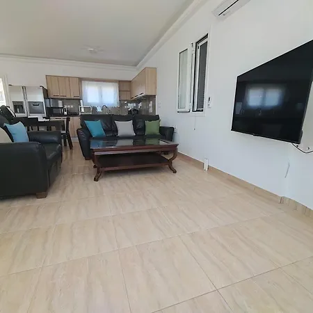 Apartament Beachfront Ela Luxury With Jacuzzi & Views